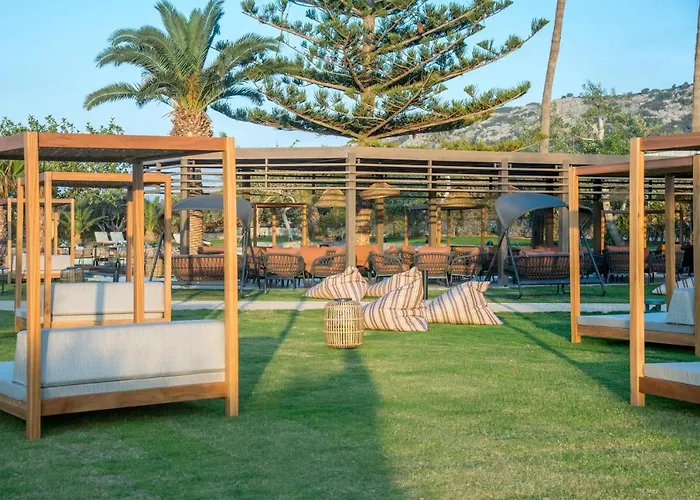 Hotel King Minos Retreat &