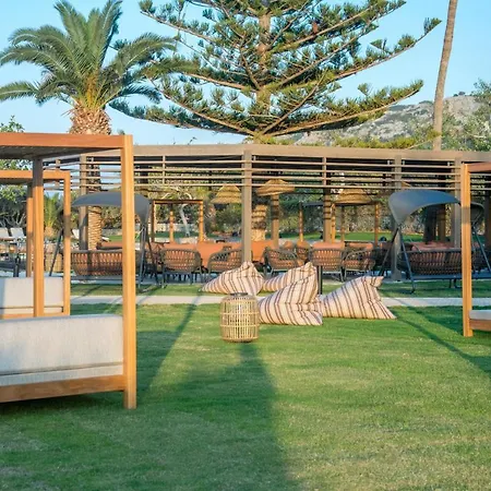 Hotel King Minos Retreat &