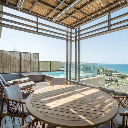 Hotel King Minos Retreat &